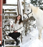 Jenna has a lot of experince of working with different kinds of horses. Competing history is found especially in jumping, but the biggest interest has being working with young horses. Jenna is a psychiatric nurse and also as a riding instructor the goal is to improve the riders mental wellbeeing  and to help them to reach their personal goals. Jenna teaches in Swedish, Finnish and English.